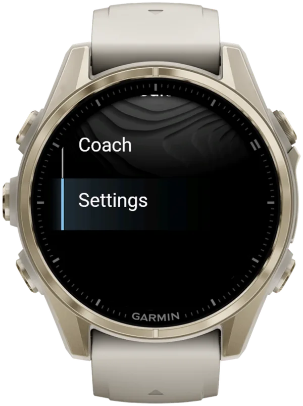 Il menu principale di Hybrid Smash su un Garmin fēnix 8, in fondo all'elenco, con la voce Settings selezionata